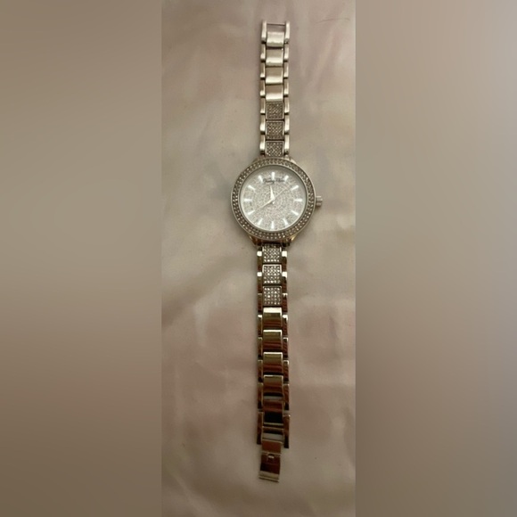 voulez vous Jewelry - NWT. Women’s Voulez Vous Watch Quartz